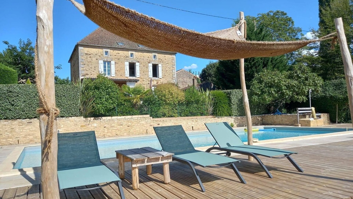 Sauveterre-la-Lemance House | Gîte des Bambous 6 persons and swimming pool