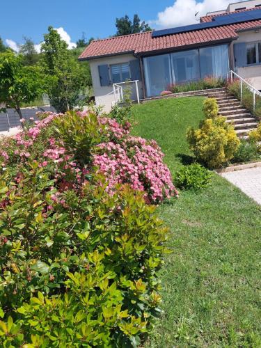 Saint-Lattier House | Gite des Reguinelles