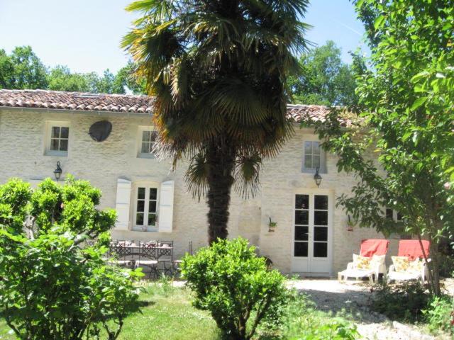 Cherac Bed & Breakfast | Gite du Calme 3 Star Bed & Breakfast Cognac