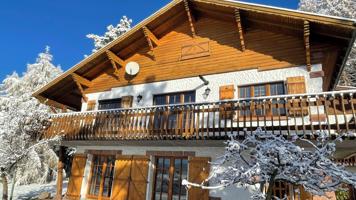Labaroche Ski Chalet | Gîte du Cerf Blanc, Spacious & recently renovated for up to 14 people