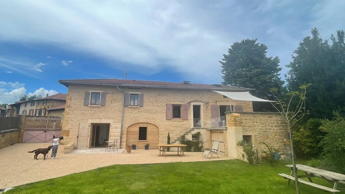 Frontenas Apartment | Gite DU Lavoir Gîte de Charme en Beaujolais, au Pays des Pierres Dorées - PMR