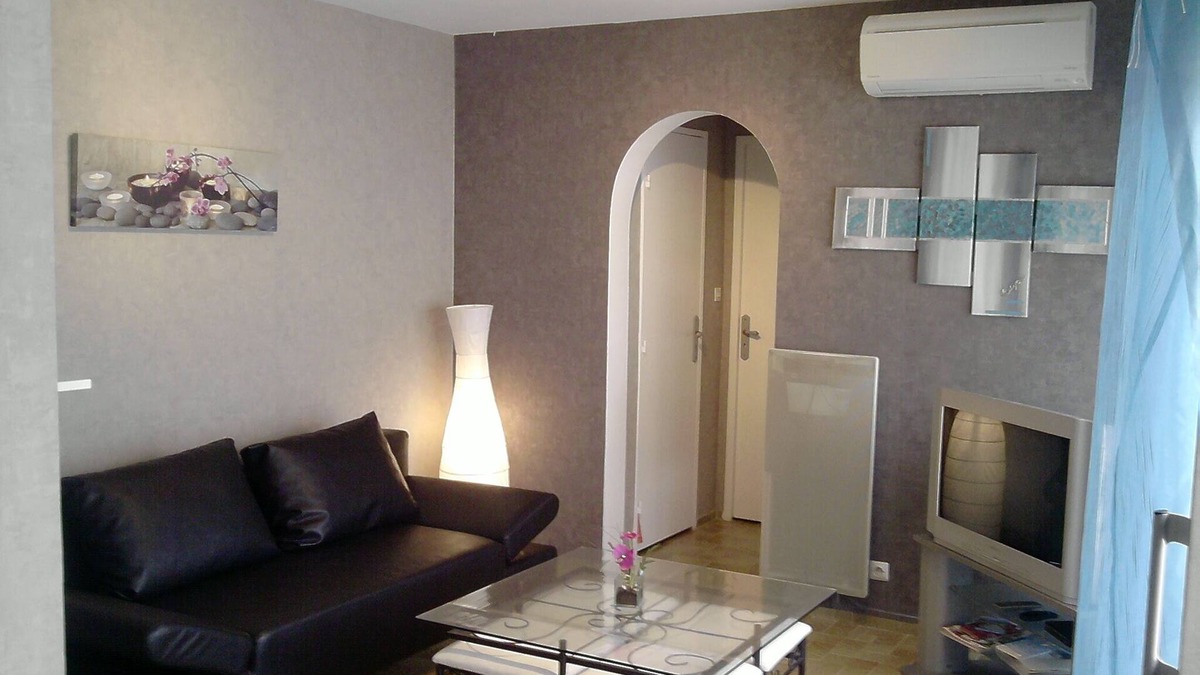Vals-les-Bains Apartment | GITE DU PARC CLIMATISÉ au pied du parc du casino et des thermes à VALS LES BAINS