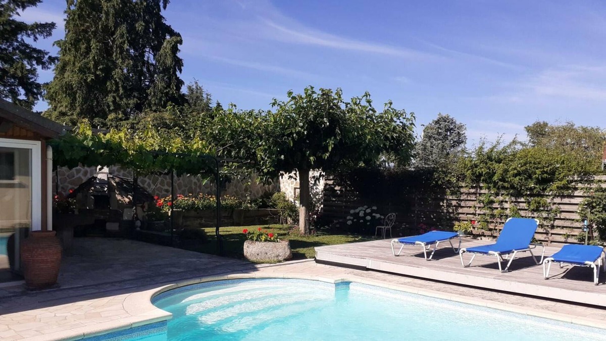 Farnay Cottage | Gite Farnay, 2 bedrooms, 4 persons