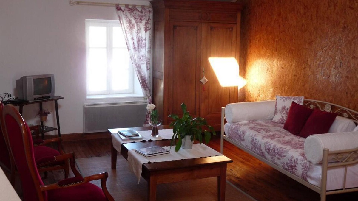 Ferrieres-sur-Sichon Cottage | Gite Ferrières-sur-Sichon, 3 bedrooms, 6 persons