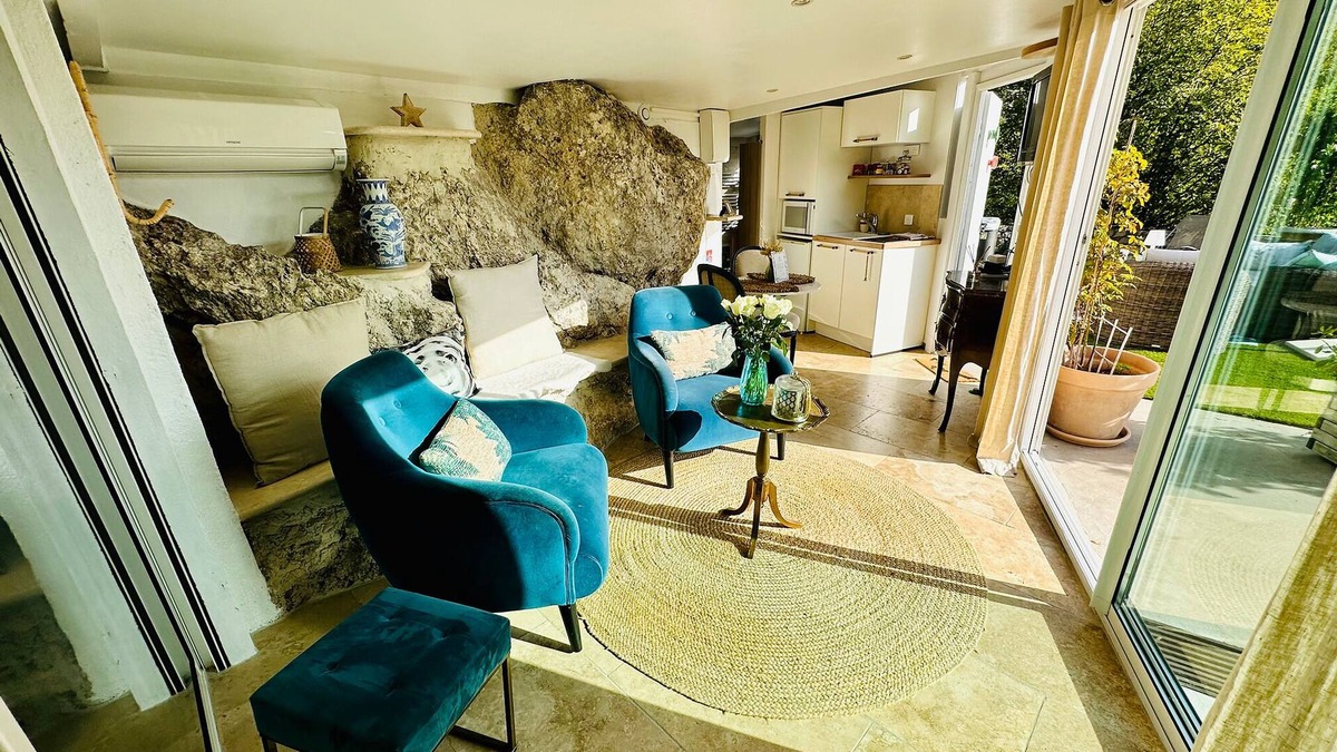 Le Bar-sur-Loup Apartment | Gite Fleur D'Oranger - Gite dans la Roche