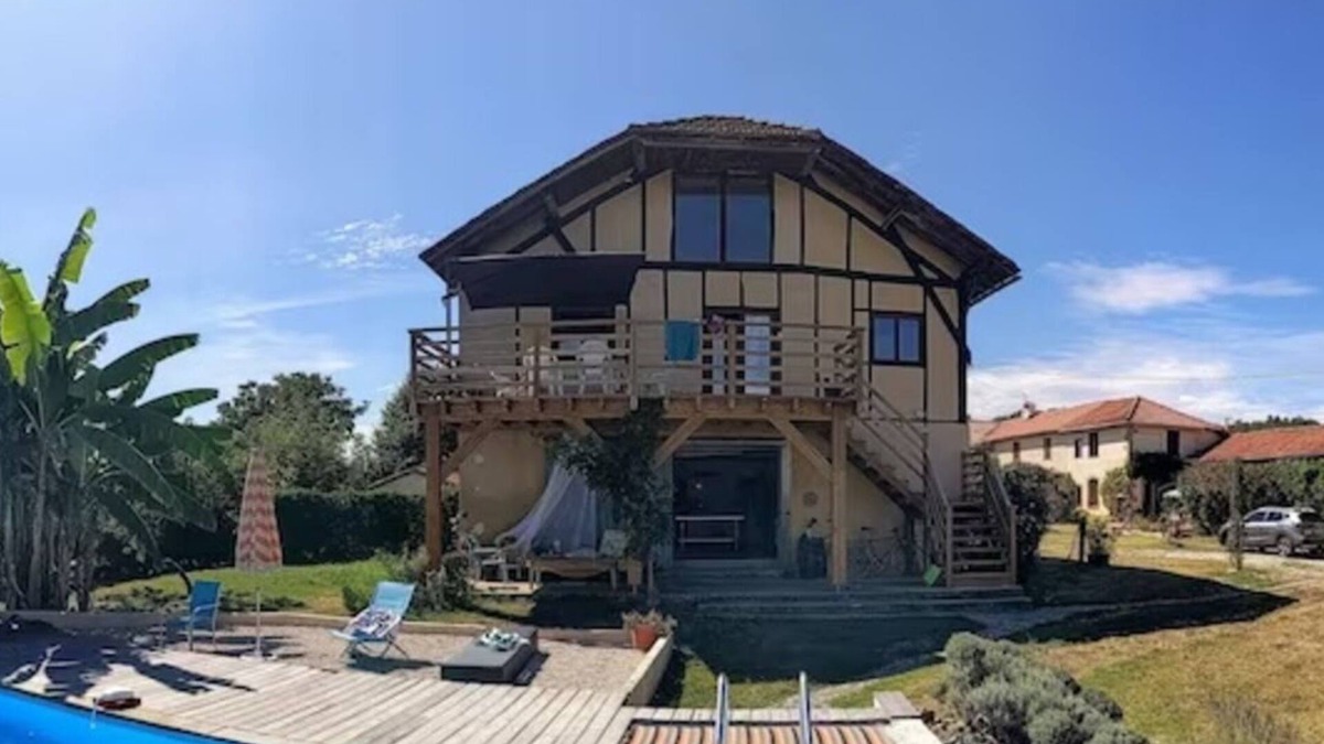 Bezues-Bajon Cottage | Gite for 5-8 people, swimming pool, absolute calm, panorama on the Pyrenees.