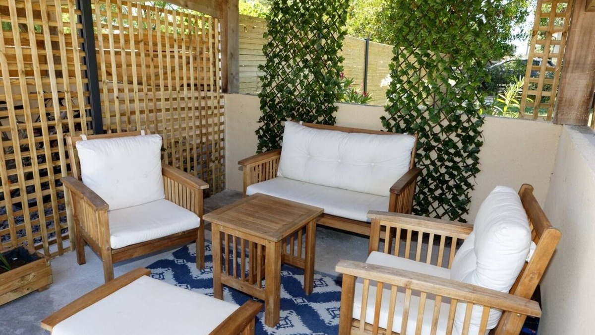 Saint-Savin Bed & Breakfast | Gite for 8 to 12 people with heated indoor pool