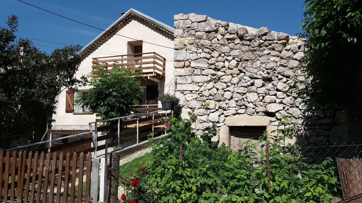 Saint-Julien-en-Beauchene Cottage | GITE 6 PEOPLE FOR MOUNTAIN HOLIDAYS