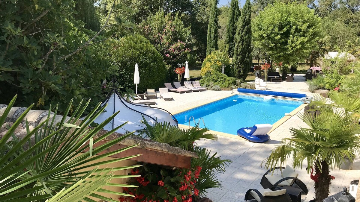 Saint-Christoly-de-Blaye House | Gîte in the heart of the Bordeaux countryside 1H from the sea