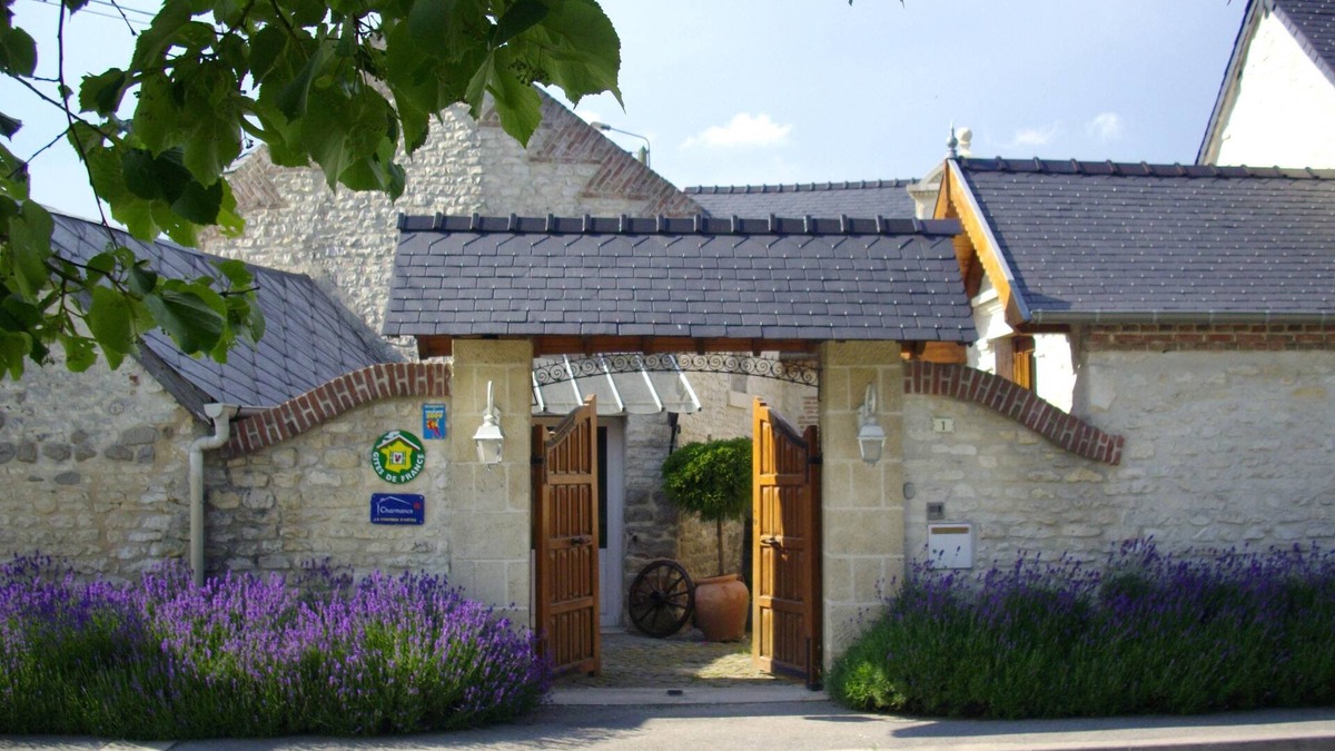 Marchais Cottage | Gite in Aisne with 5 bedrooms