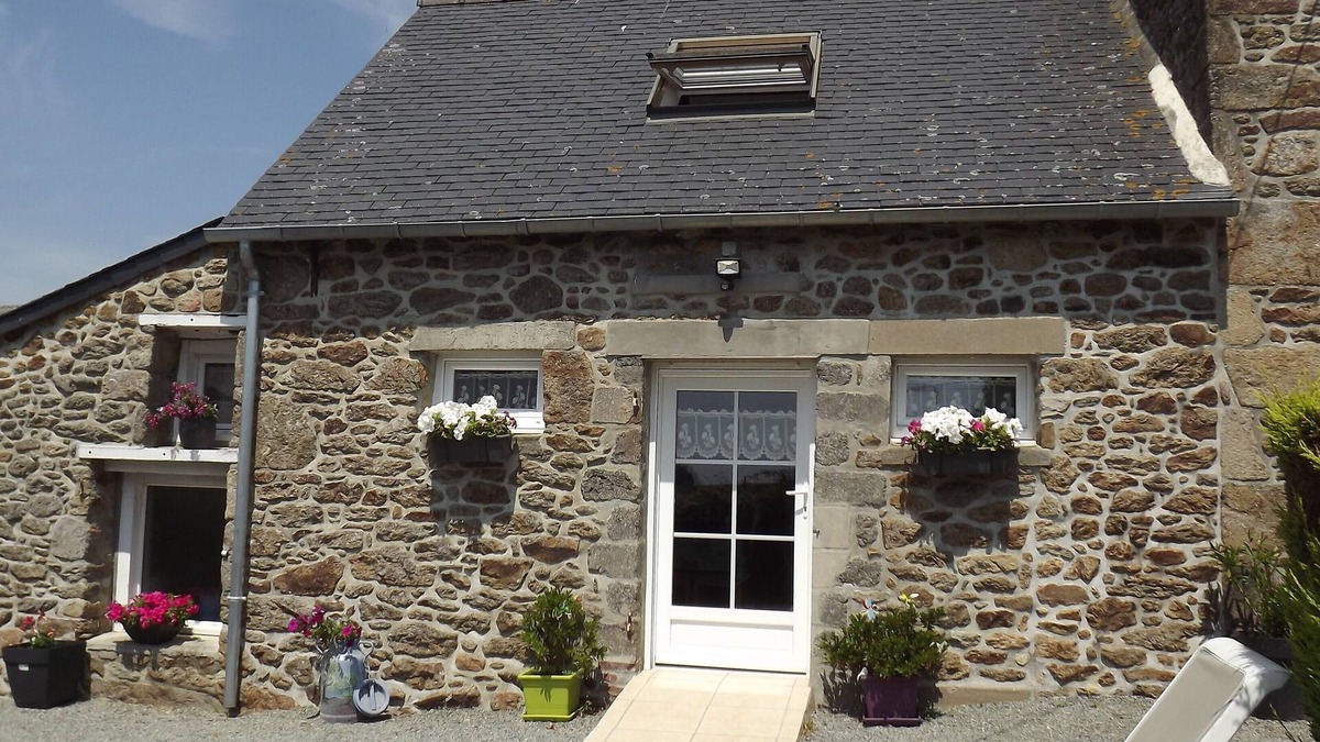 Pluduno Cottage | Gîte in Brittany, between land and sea, quiet, pets welcome, wifi