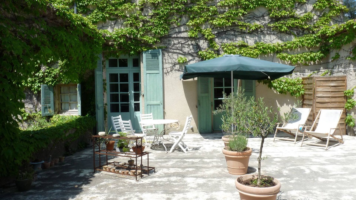 Banne Apartment | Gite in old house in vineyard.