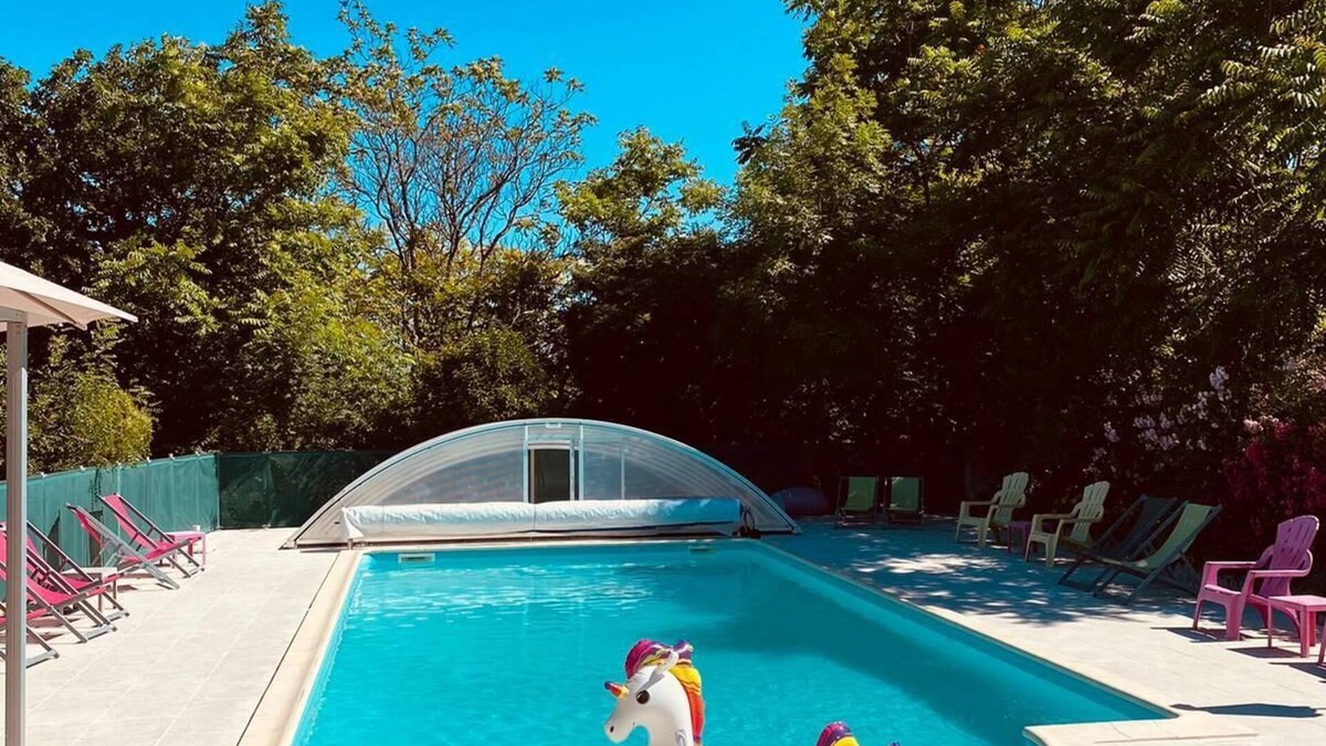 Fargues Cottage | Gîte in the heart of nature, large terrace, with swimming pool