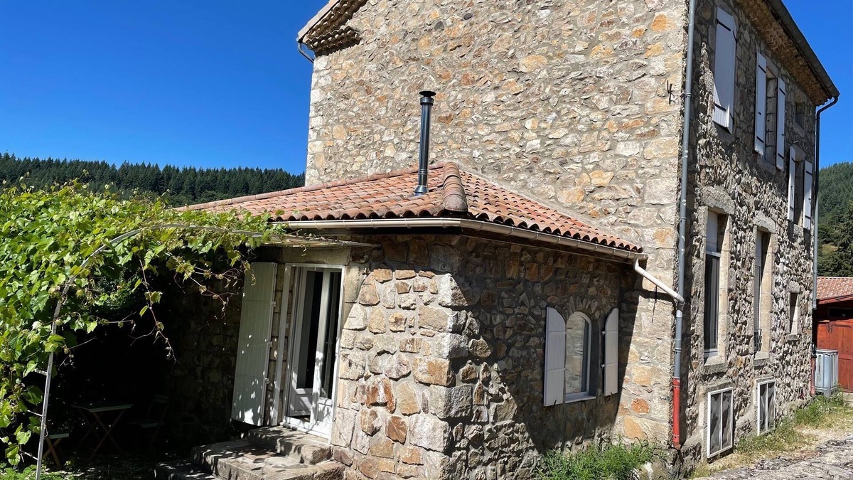 Accons House | Gîte in the Monts d'Ardèche park 07160 Accons