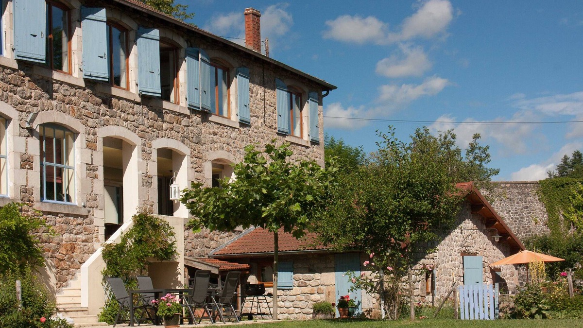 Desaignes Cottage | Gîte Isabel in the Ardèche hills next to the medieval village Désaignes.