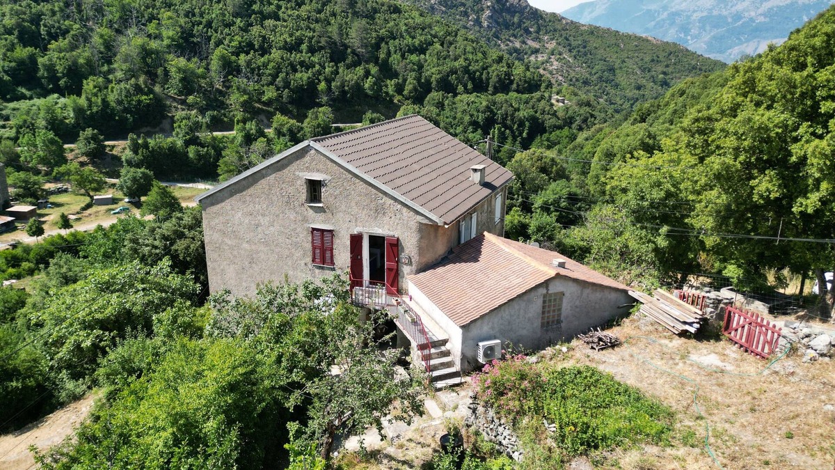 Santa-Lucia-di-Mercurio House | Gîte l'Incantu in the heart of Corsica