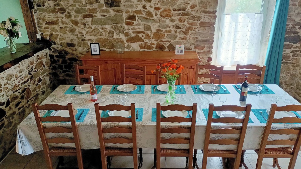 Chavagnes-en-Paillers House | Gîte La Morinière with its terrace and enclosed garden without any vis-à-vis.
