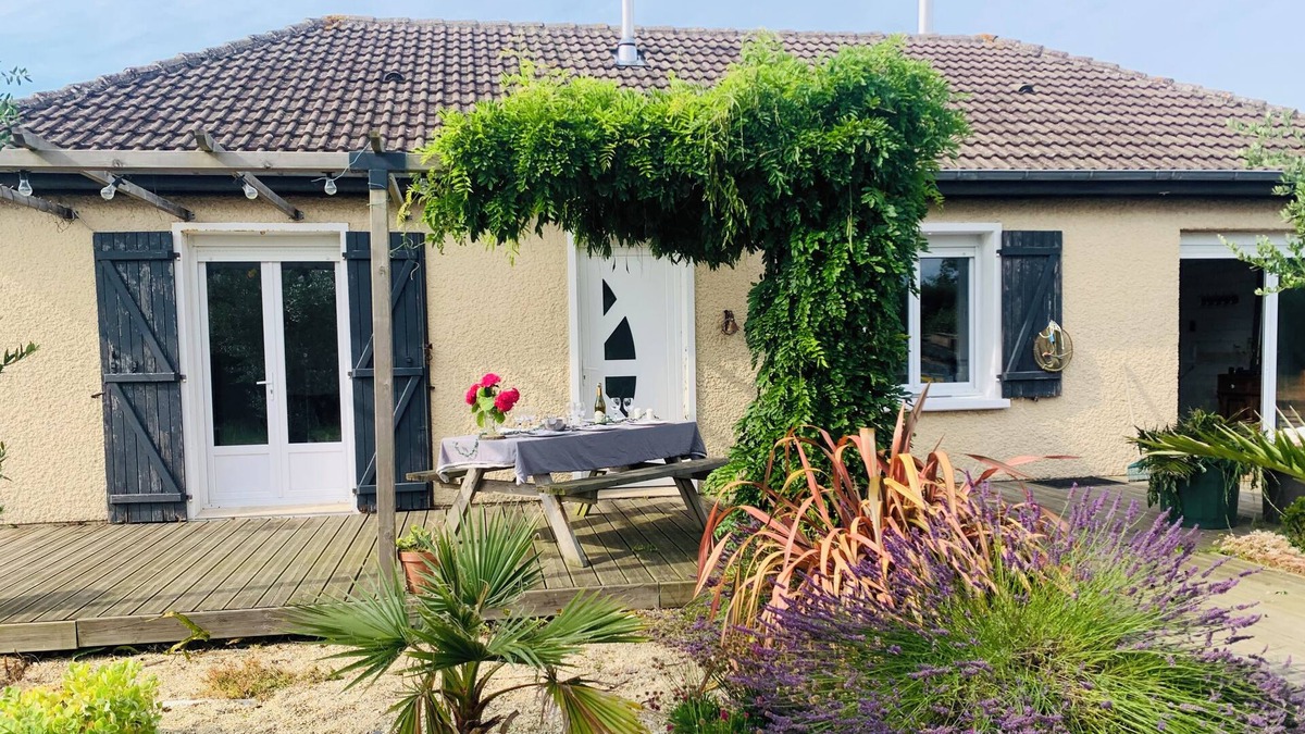 Le Planet House | Gîte la maison du pêcheur located in the heart of the D-Day landing beaches