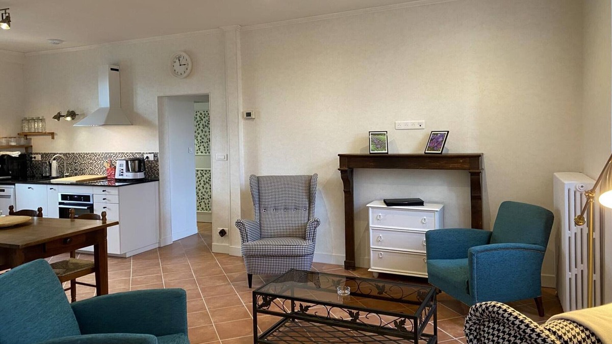 Lavault-Sainte-Anne Cottage | Gite Lavault-Sainte-Anne, 2 bedrooms, 4 persons