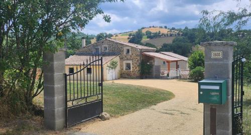 Rhone Crussol House | Gite le 1935