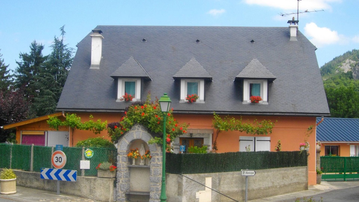 Lourdes Apartment | Gîte "le Béout": At the Foot of the Pyrenees, 3km from Lourdes
