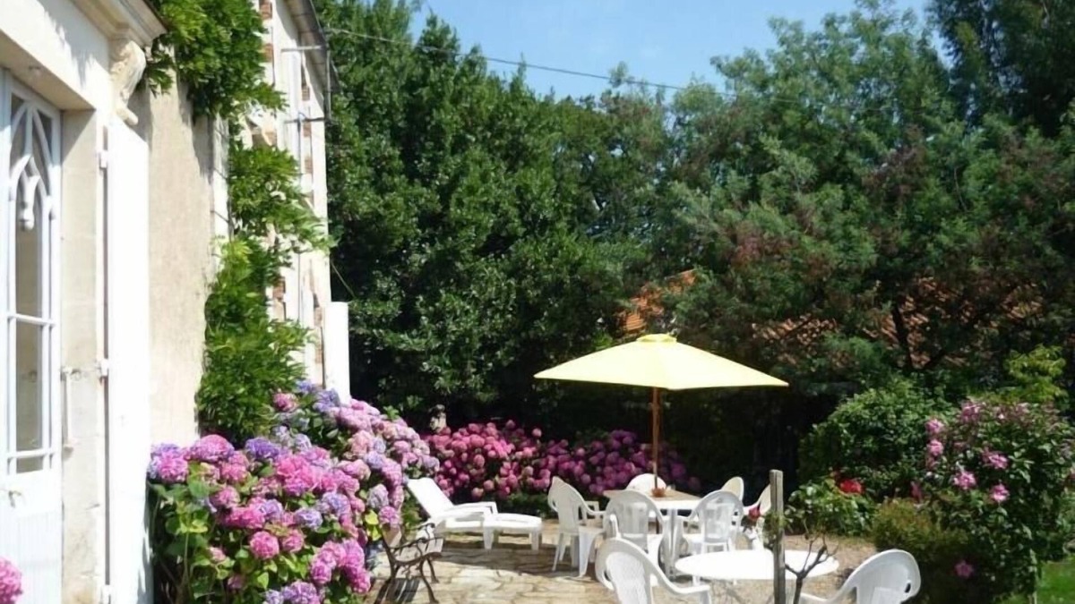 Le Champ-Saint-Pere Cottage | Gite Le Champ-Saint-Père, 3 bedrooms, 7 persons