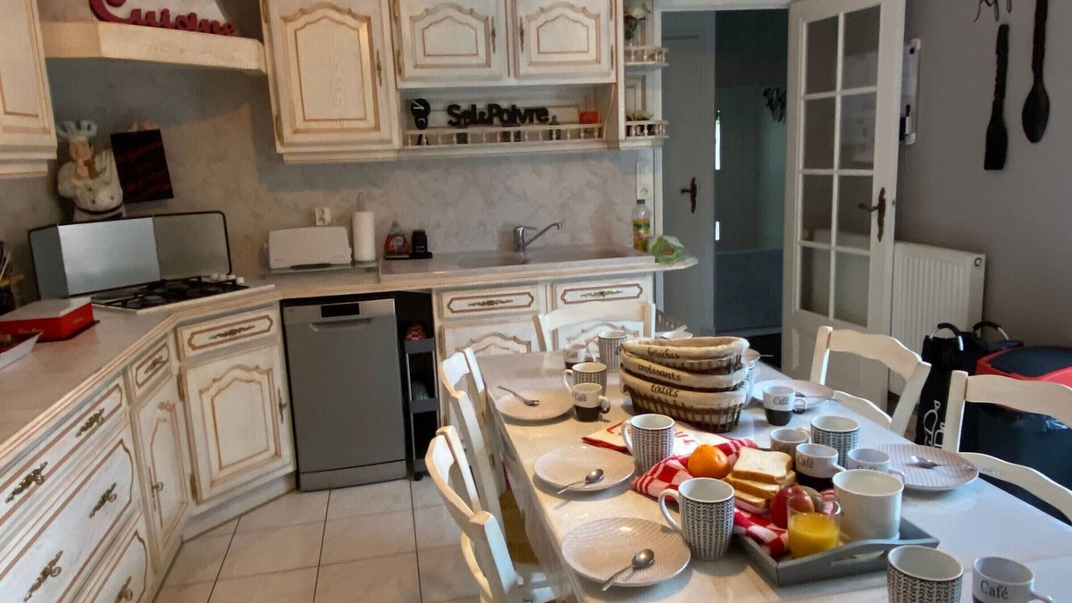 Flore Cottage | Gite Le Mans, 3 bedrooms, 8 persons