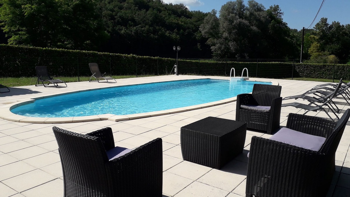 Saint-Amand-de-Coly Cottage | Gite LE PEYSSET between SARLAT and MONTIGNAC LASCAUX with private pool.