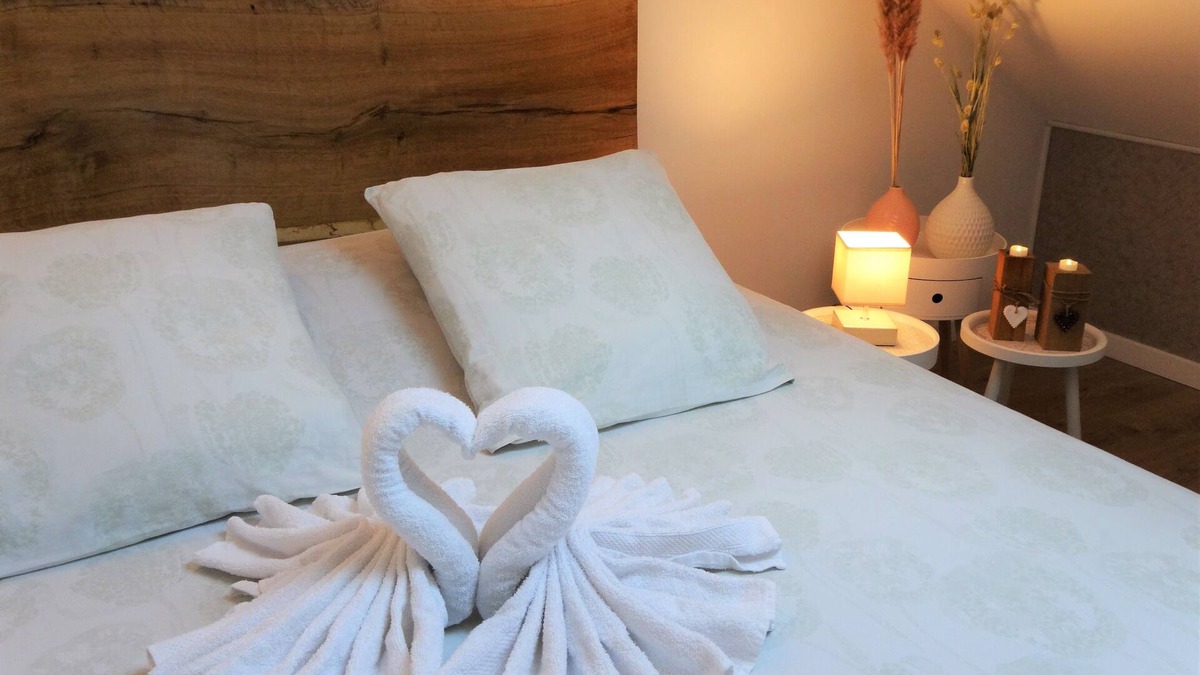 Unchair Apartment | Gîte "Le Sablon" - Charm of the old and indoor Jacuzzi