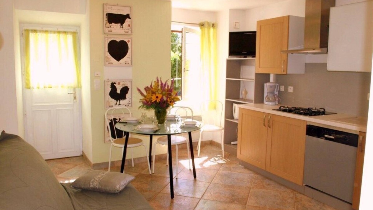 Sainte-Helene-du-Lac Apartment | Gite Les Platanes in STE HELENE DU LAC near the lake
