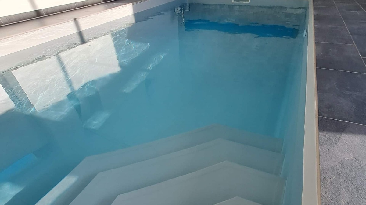 Juniville House | Gite Lucien with heated indoor pool near Reims