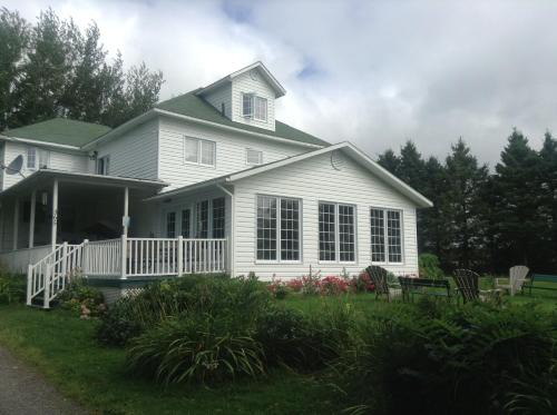 Paspebiac Bed & Breakfast | Gite MacDale B&B