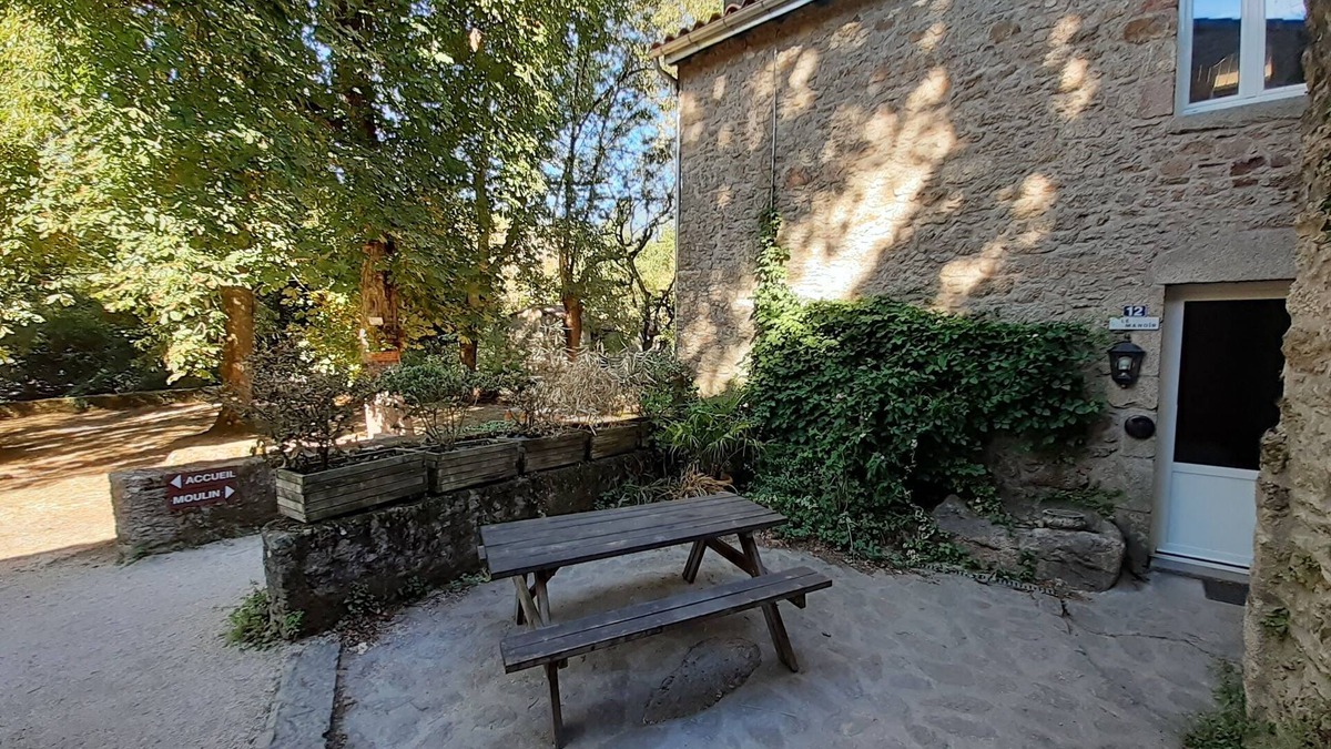 Getigne Cottage | Gîte "Manoir" with garden by the river, near Clisson
