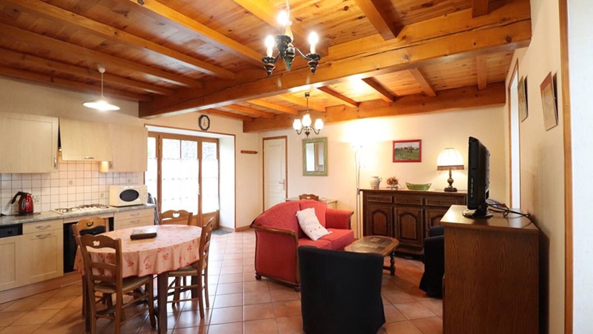Massiac Cottage | Gite Massiac, 2 bedrooms, 5 persons