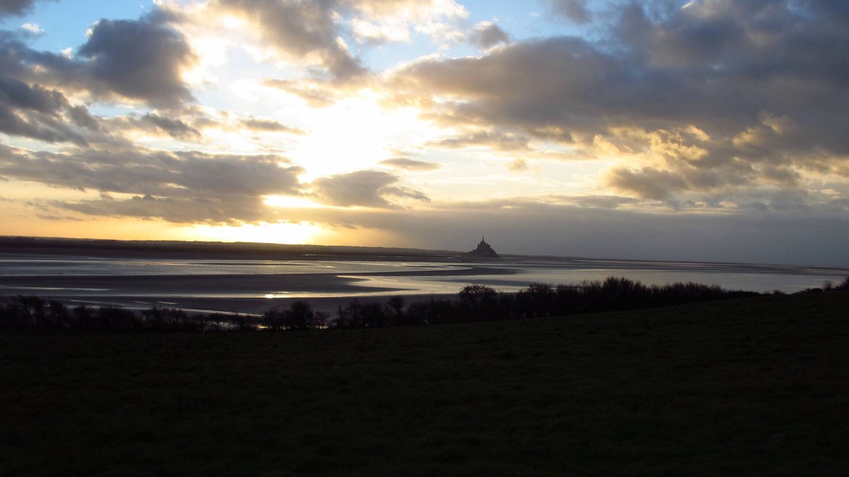 Genets House | Gîte Mell: in the Bay of Mont St Michel with garden