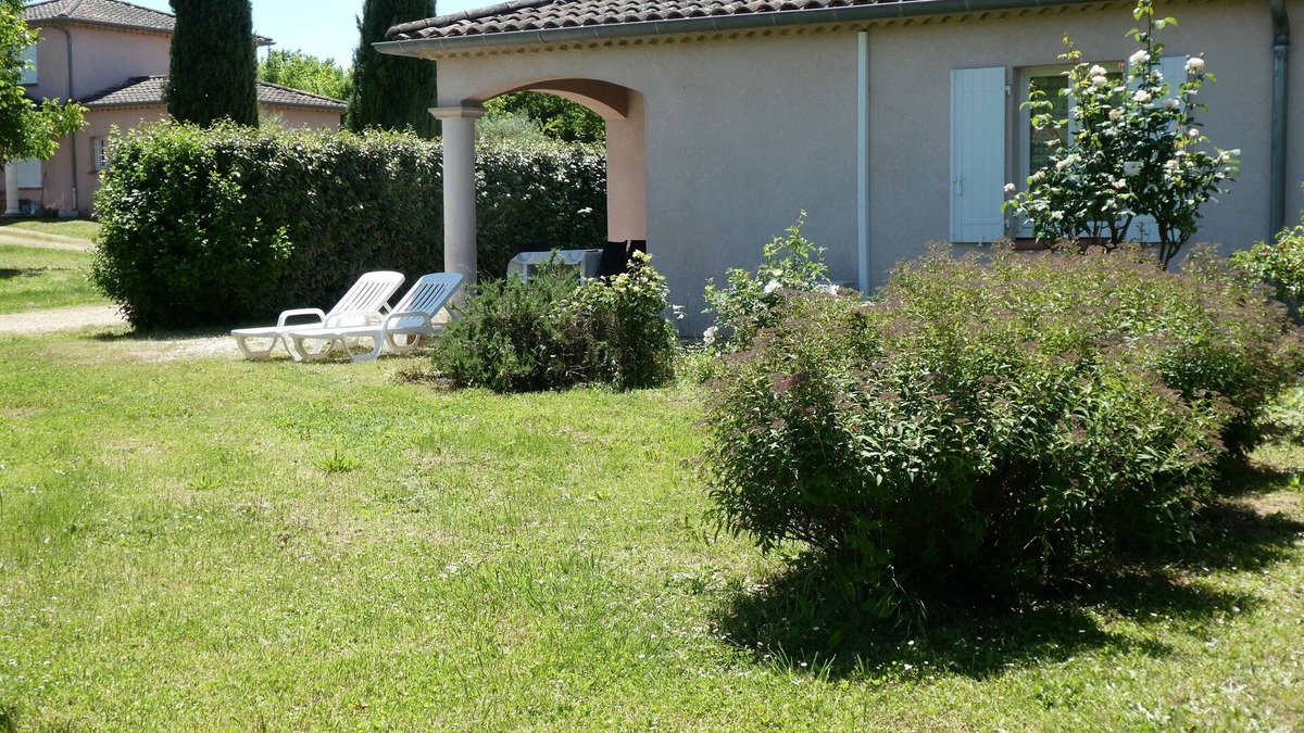 Casteljau House | GITE MURIER WITH POOL AND RIVER
