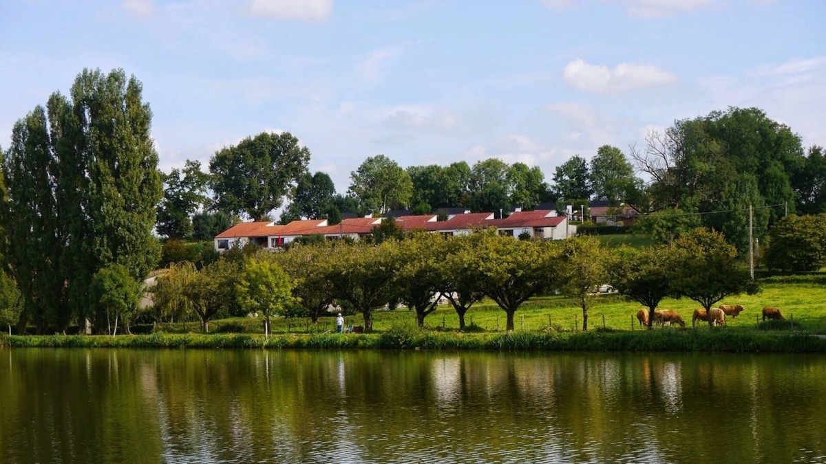 Verruyes House | GITE N ° 7 WITHIN A GITE VILLAGE WITH HEATED POOL AND JACUZZI