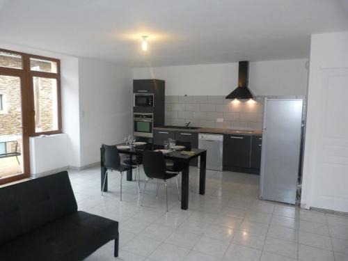 Belcastel Apartment | gite Oustal