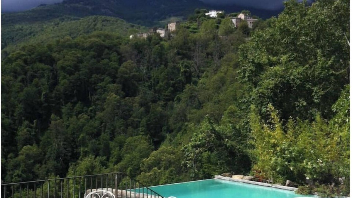 Carcheto-Brustico House | Gîte overlooking two valleys, in a park with spa, swimming pool, barbecue trampoline