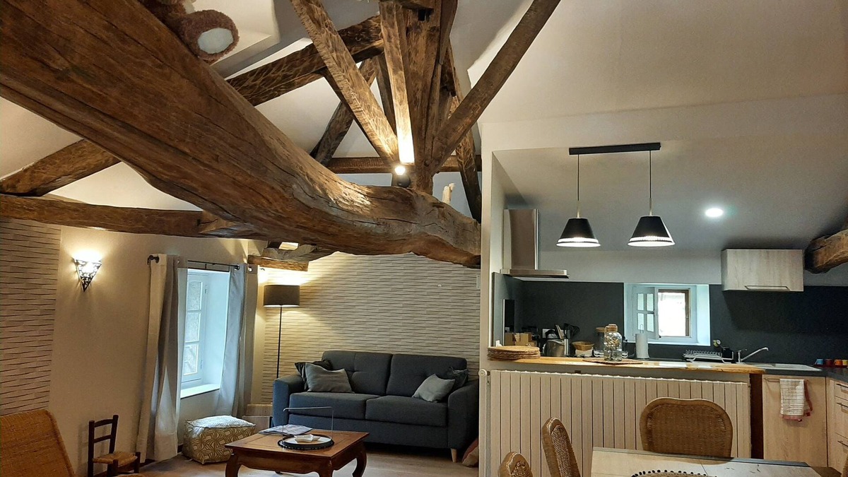 Saint-Pierre-de-l'Isle Apartment | Gite Pastoureau Dépendance du Château de Mornay