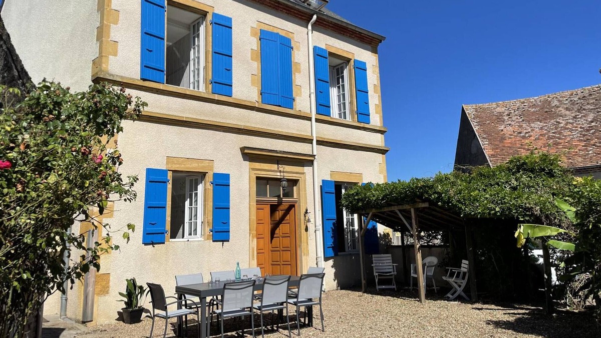 Pierrefitte-sur-Loire Cottage | Gite Pierrefitte-sur-Loire, 5 bedrooms, 12 persons