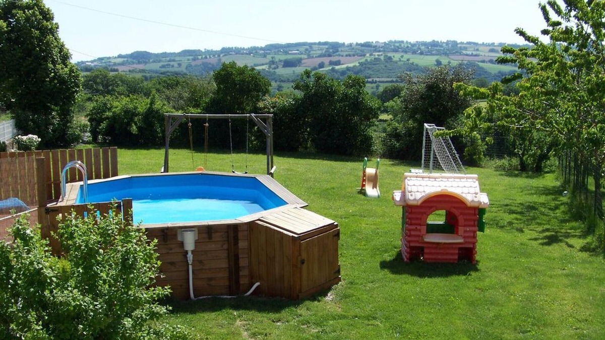 Previnquieres Cottage | Gite Prévinquières, 3 bedrooms, 6 persons