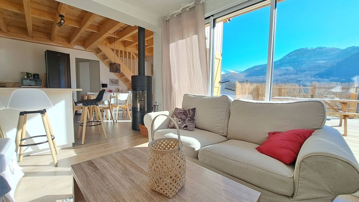 Ossen Ski Chalet | Gite Pyrenees breathtaking view near Argelès Gazost