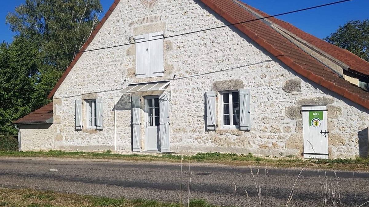 Rongeres Cottage | Gite Rongères, 1 bedroom, 2 persons