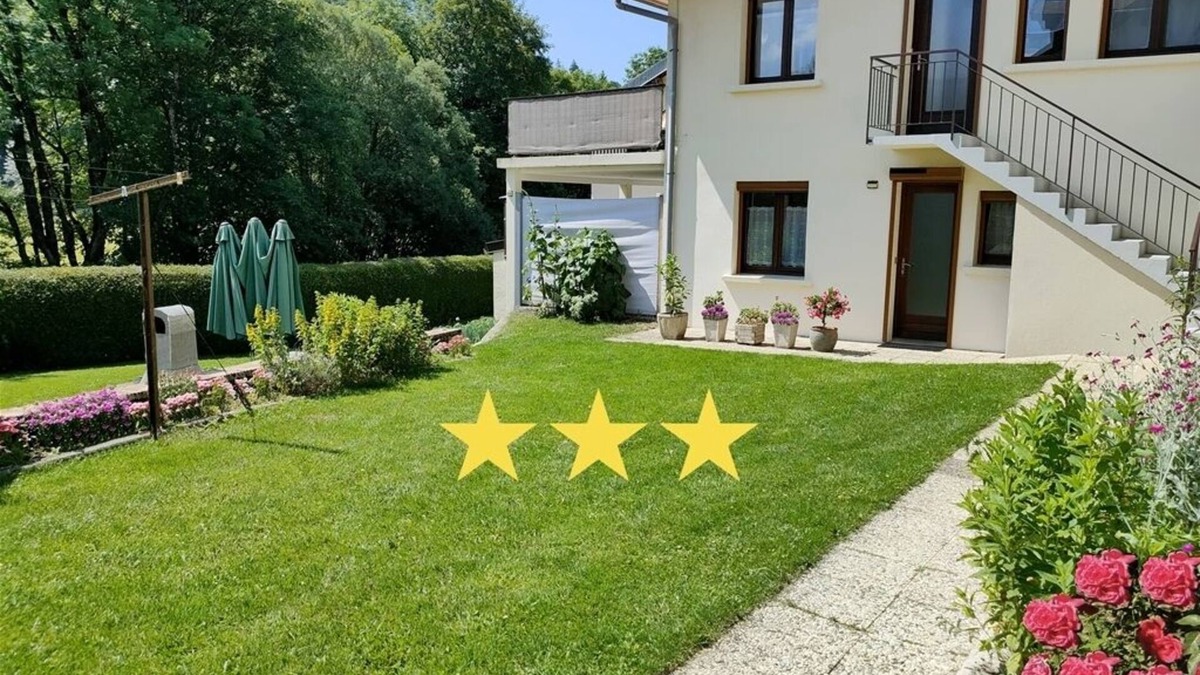 Foncine-le-Haut Apartment | Gîte Rosier n ° 1805Bis Haut-Jura with Spa sauna, located on the garden level