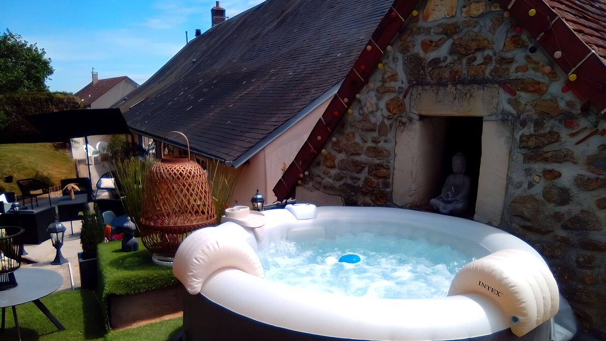Rouvres-les-Bois Cottage | Gite Rouvres-les-Bois, 4 bedrooms, 9 persons