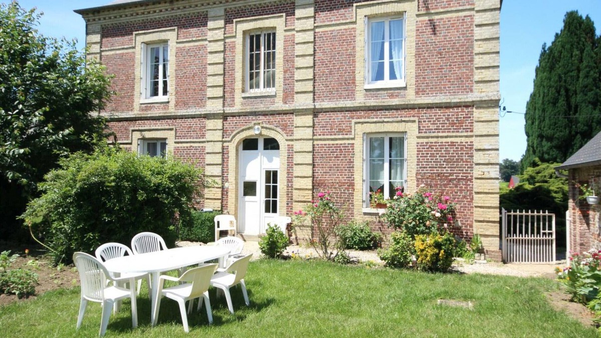 Saint-Pierre-Benouville House | Gite Saint-Pierre-Bénouville, 4 bedrooms, 8 persons