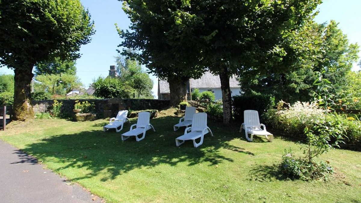 Saint-Bonnet-de-Salers Cottage | Gite Saint-Bonnet-de-Salers, 4 bedrooms, 8 persons