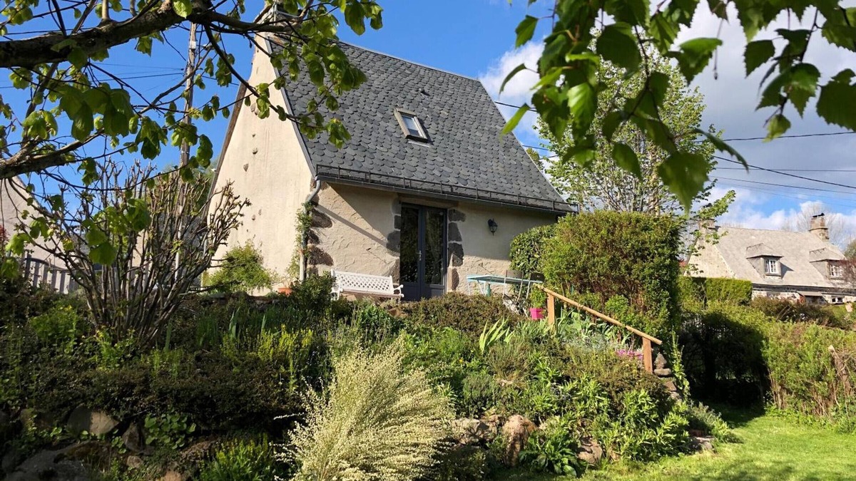 Saint-Martin-Valmeroux Cottage | Gite Saint-Martin-Valmeroux, 1 bedroom, 3 persons