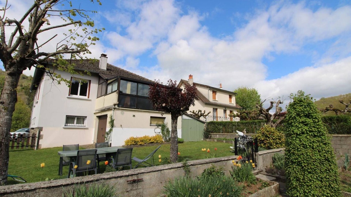 Saint-Martin-Valmeroux Cottage | Gite Saint-Martin-Valmeroux, 2 bedrooms, 3 persons